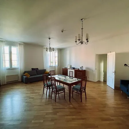 Two Bedroom In The Old Town