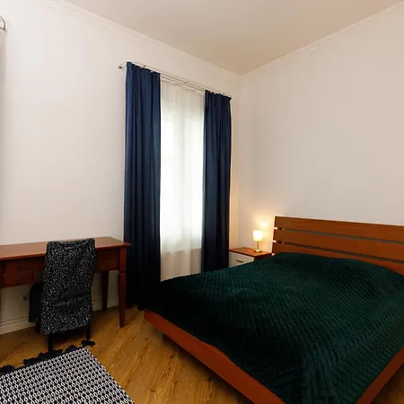 Two Bedroom In The Old Town Apartment *